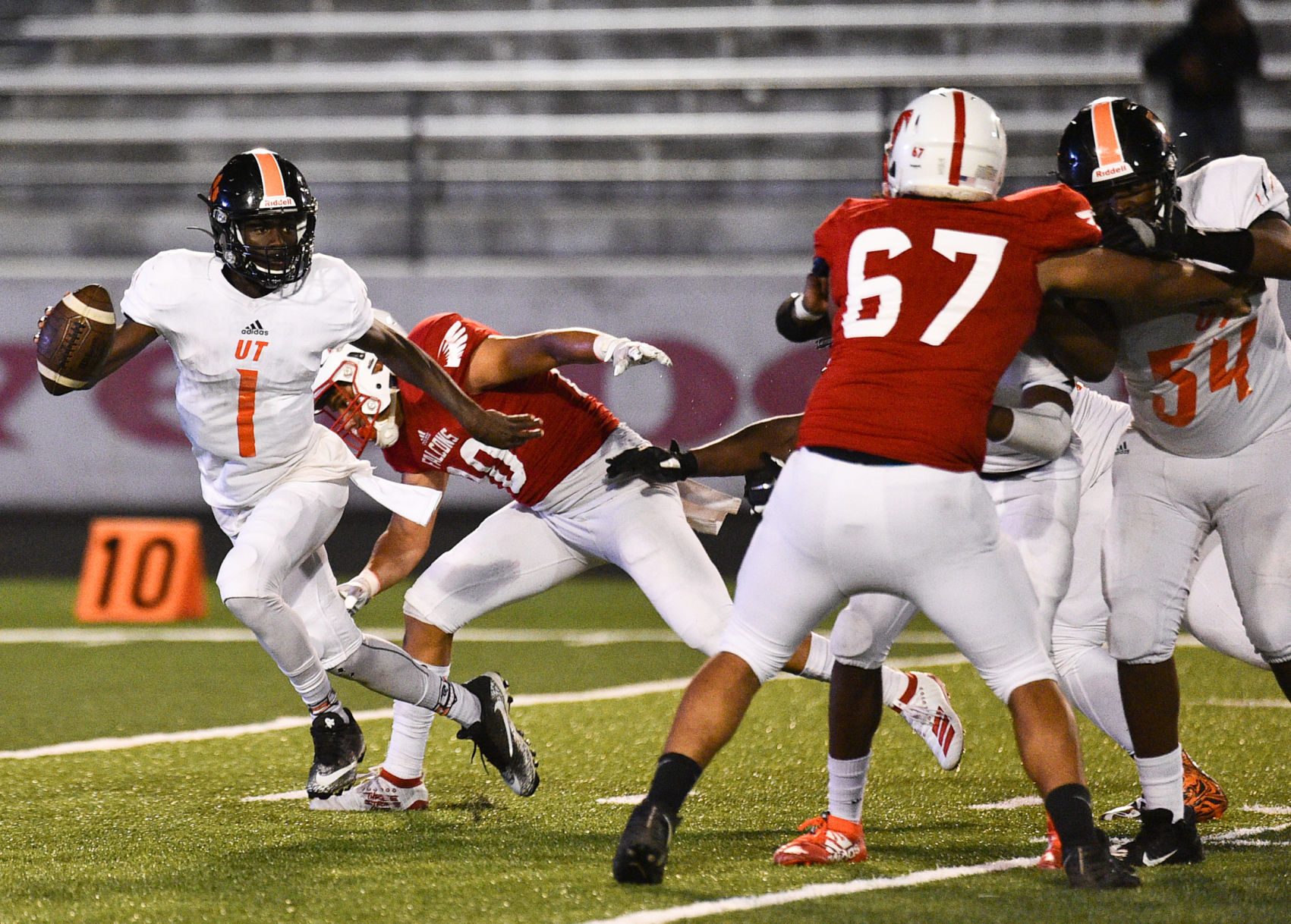 083019-qct-spt-ut-west-football-118a.jpg